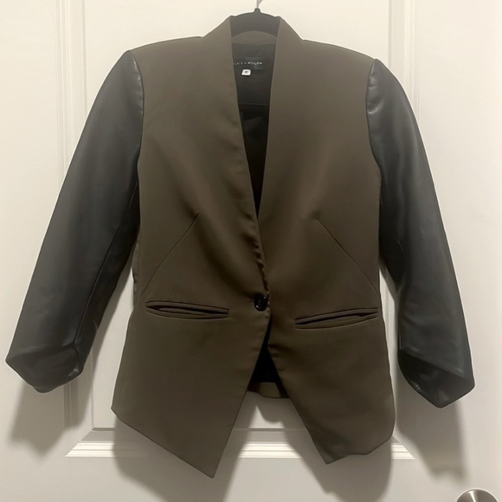 Slate & Willow Army Green and Black Faux Leather Single Button Blazer (Size 0)